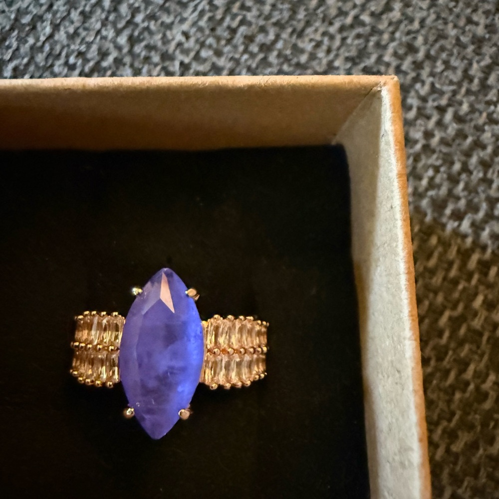 Fluorite and rose gold ring